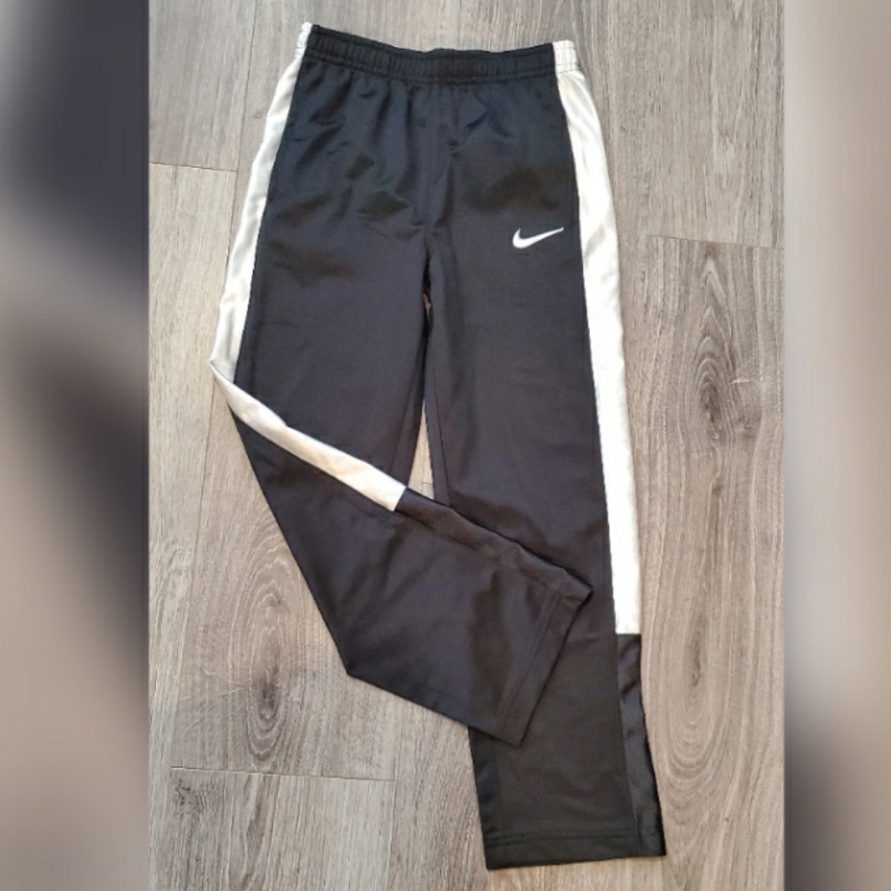 Nike Boys Black Sweatpants
